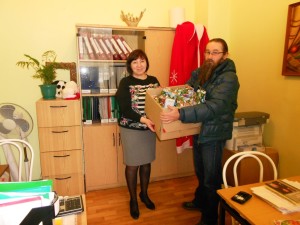 Новогодние подарки детскому центру